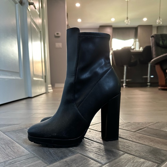 Aldo Talobreclya Chelsea boot Boots (Woman’s Aldoe Boots) - Picture 1 of 7